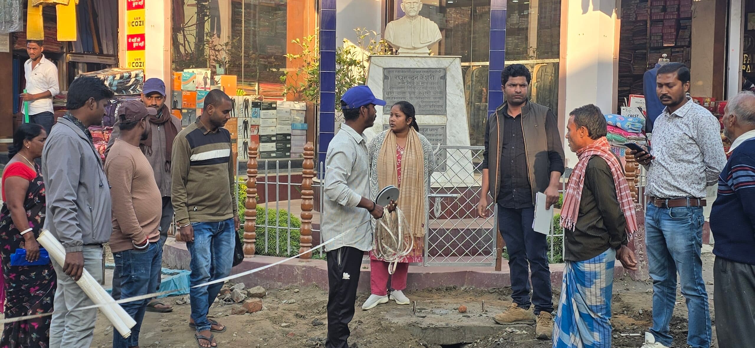 आजमनगर बाजार होगा अतिक्रमण मुक्त, अंचल अमीन ने की चिन्हित