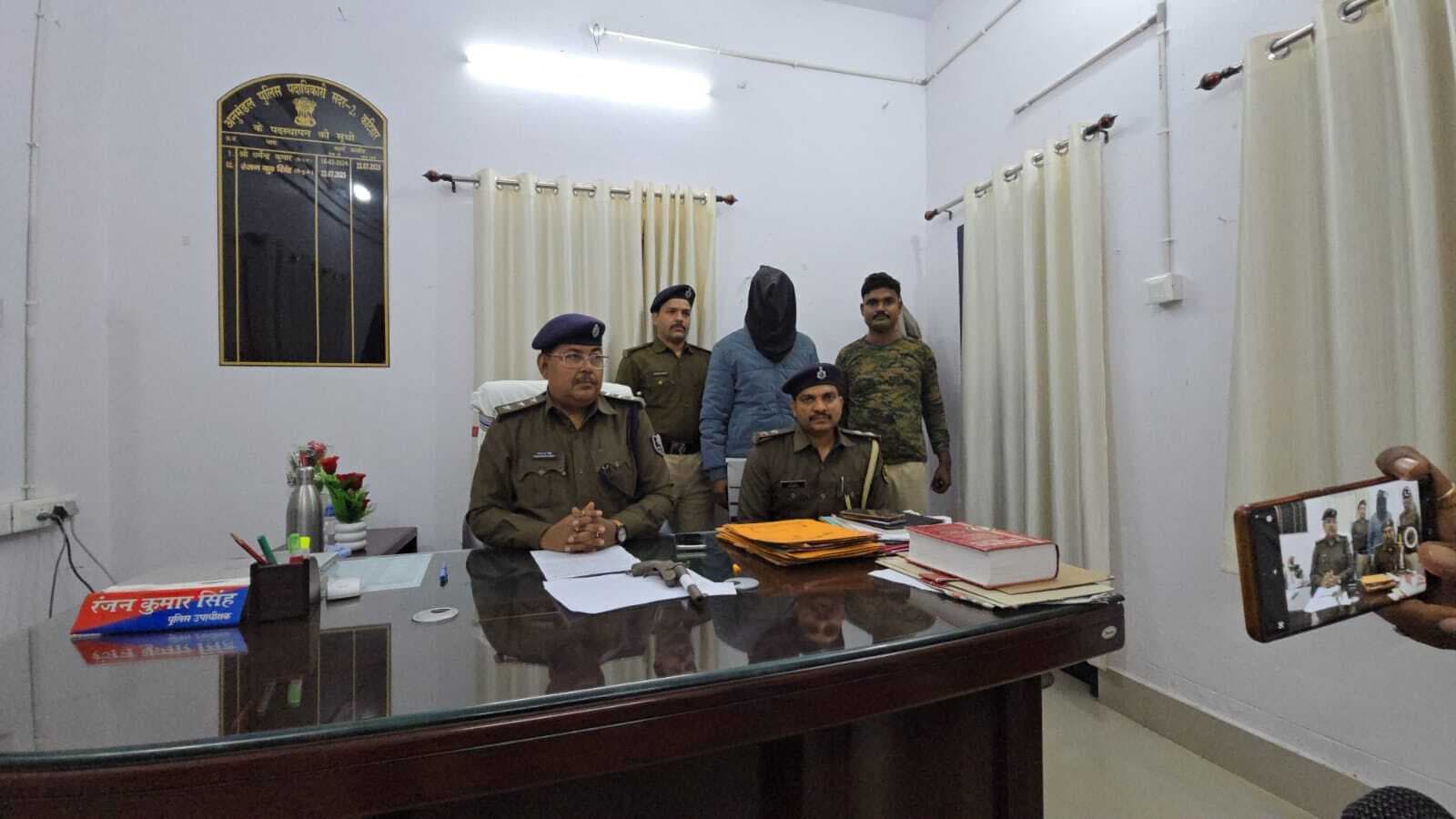 फलका गोलीबारी कांड का फरार अभियुक्त गिरफ्तार, कट्टा बरामद