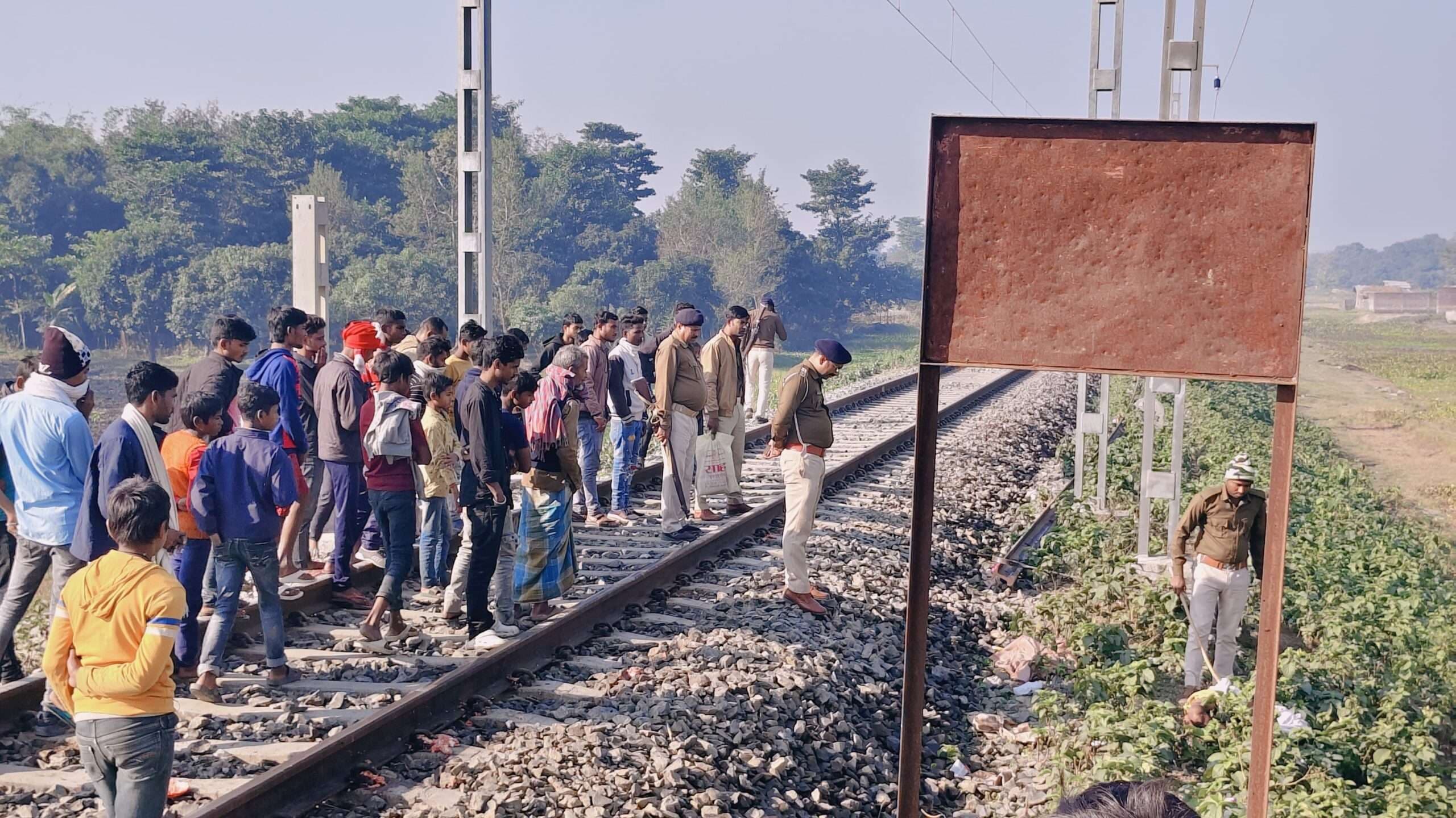 राज्यरानी एक्सप्रेस की चपेट में आने से वृद्ध की मौत