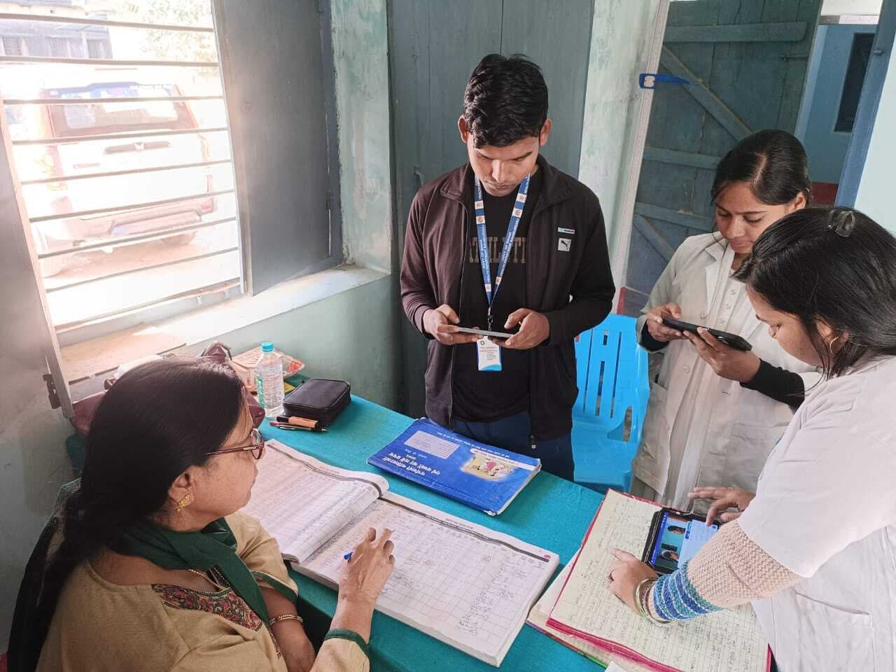 हेल्थ एंड वेलनेस सेंटरों पर निःशुल्क हो रही है स्वास्थ्य जांच