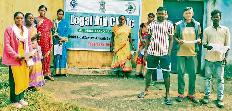 Seraikela Kharsawan News : ग्रामीणों को बताये गये बाल विवाह के दुष्परिणाम