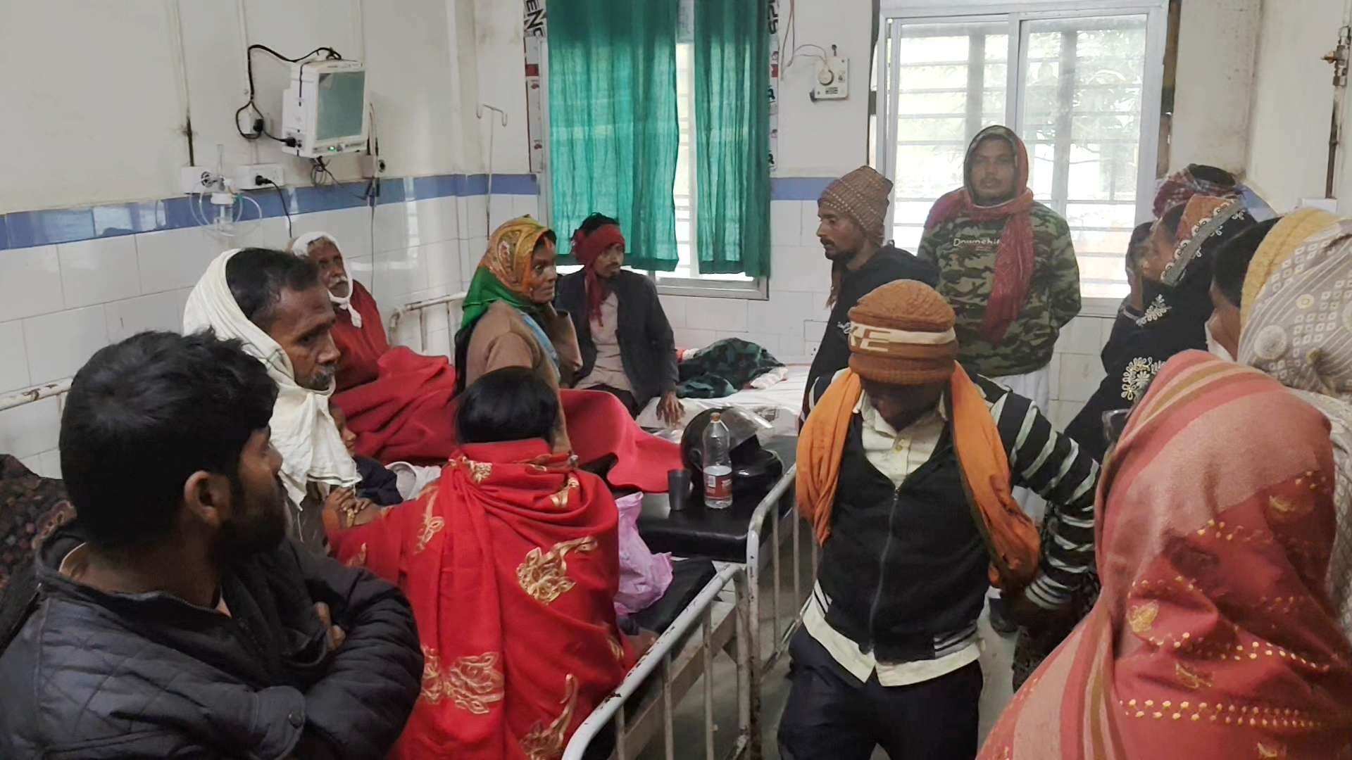 जमीन विवाद को लेकर दो पक्षों में हिंसक झड़प, एक दर्जन लोग घायल