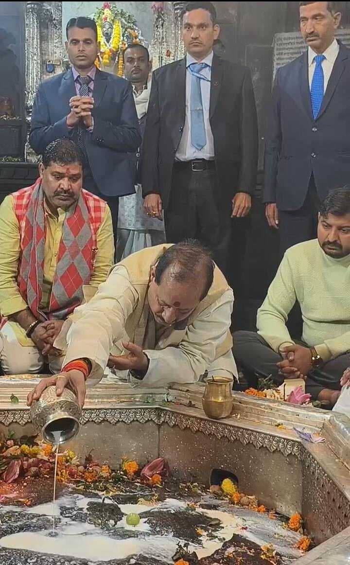 डिप्टी सीएम विजय कुमार सिन्हा ने विष्णुपद मंदिर में की पूजा-अर्चना