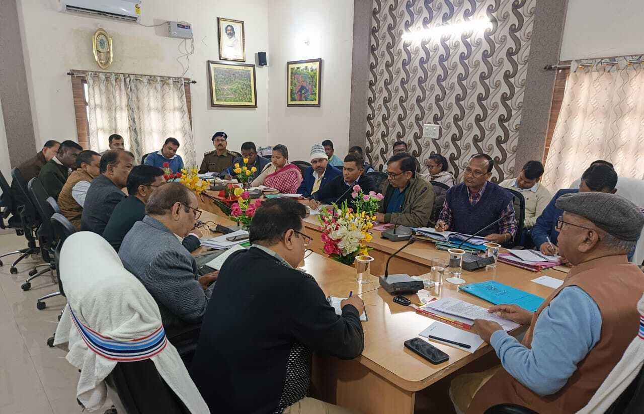 नागरिकों को समय पर सूचना उपलब्ध कराना प्रशासन की प्राथमिक जिम्मेदारी : सभापति