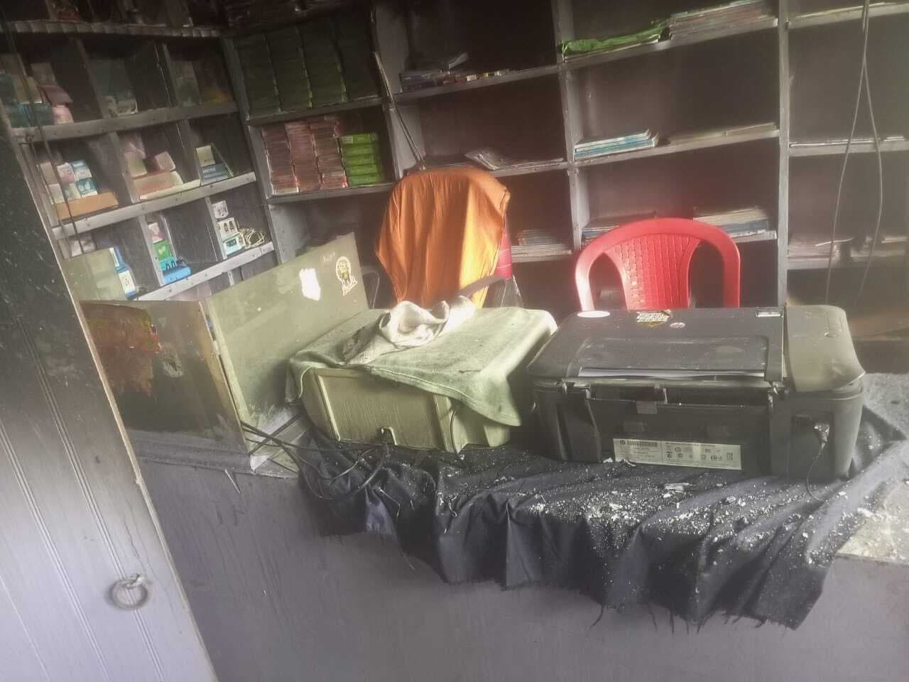 शॉट सर्किट से लगी आग, चार दुकानें जली