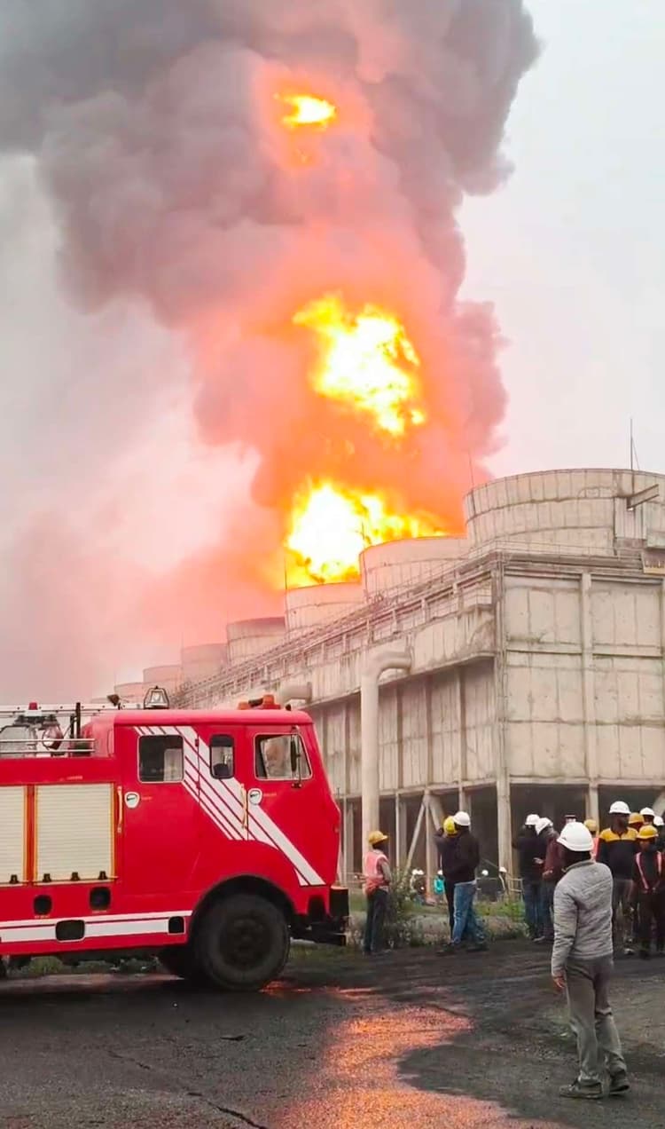 नवीनगर सुपर थर्मल पावर स्टेशन के कूलिंग टावर में लगी आग, अफरा-तफरी का रहा माहौल