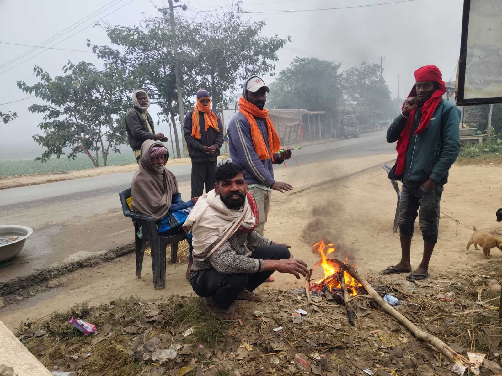 Madhubani News : कुहासा के कारण साढ़े सात घंटे विलंब से पहुंची स्वतंत्रता सेनानी