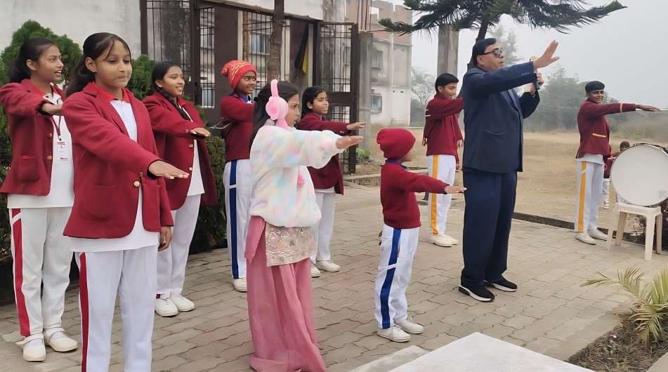 बाल विवाह के खिलाफ बच्चों को दिलाया संकल्प