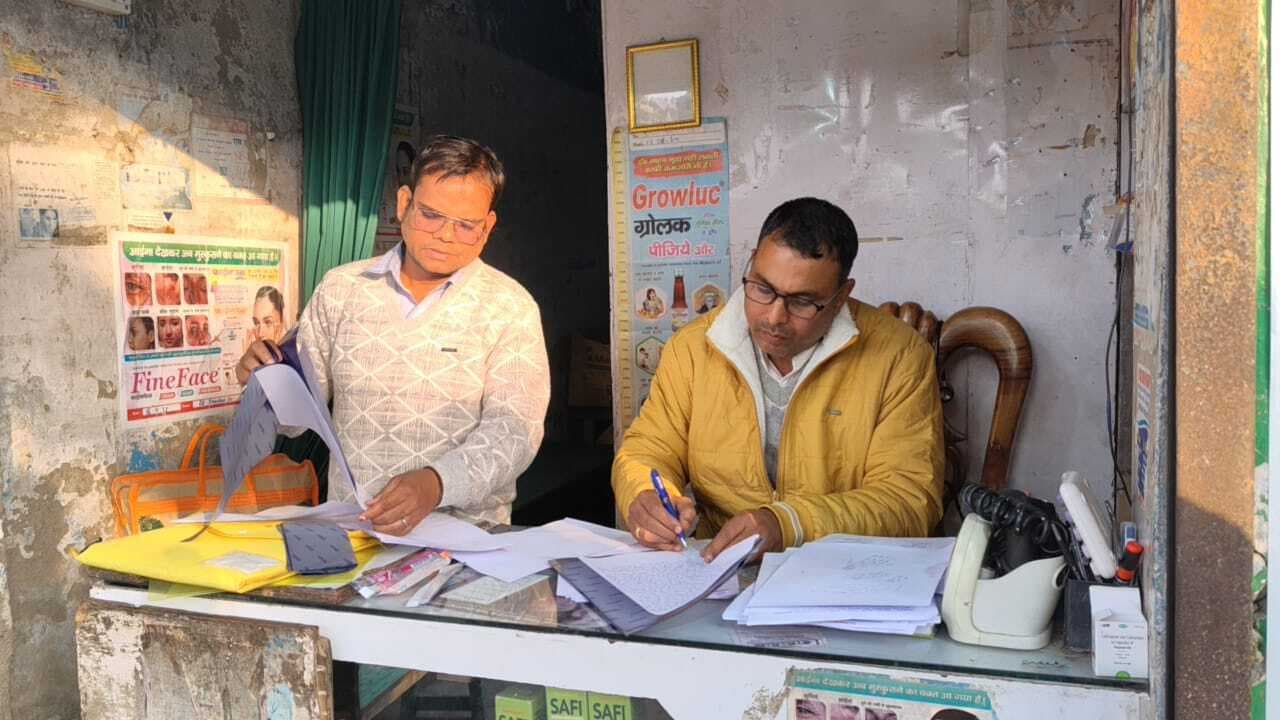 बिना लाइसेंस चल रहा था दुकान, सभी दवा जब्त
