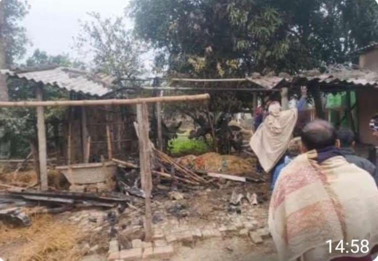 Madhubani News : घर में आग लगने से भैंस समेत लाखों की संपत्ति नष्ट