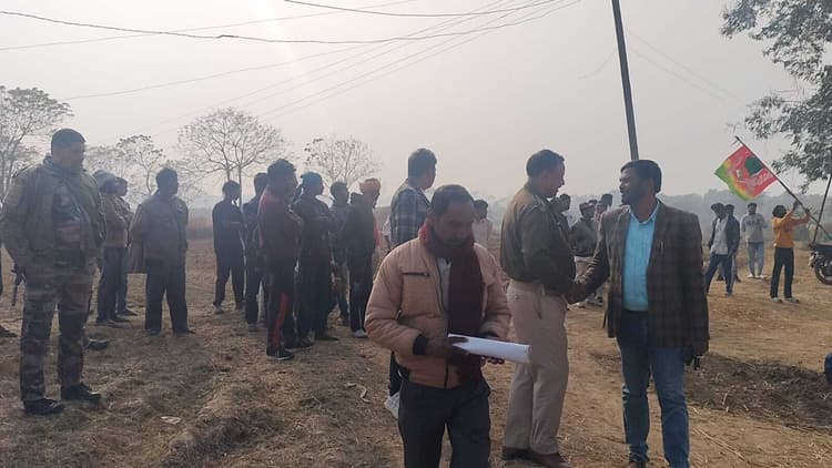 पाली गांव में दो समुदायों में बढ़ा तनाव, पुलिस ने सुलझाया मामला
