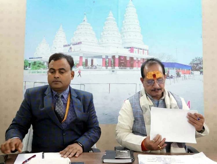 नगर निकाय क्षेत्रों में साफ-सफाई व्यवस्था को दें सर्वोच्च प्राथमिकता : विजय सिन्हा