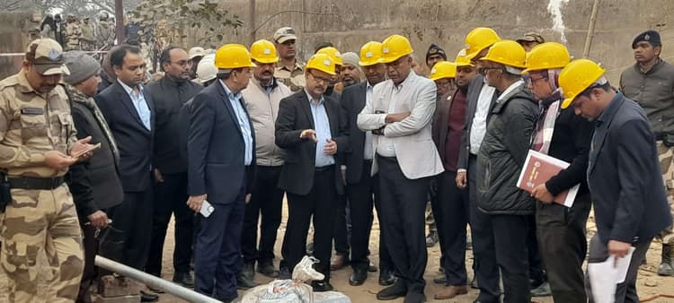 Dhanbad News: केंदुआ गैस प्रभावित क्षेत्र का कोयला मंत्रालय की टीम ने किया निरीक्षण