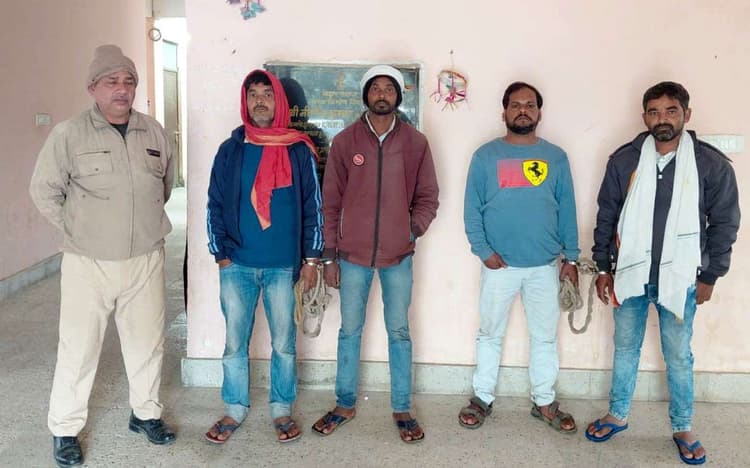 शराब के साथ दो तस्कर व दो पियक्कड़ गिरफ्तार