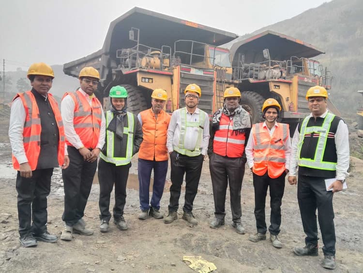 Bokaro News : सेफ्टी टीम ने प्रबंधन को दिये कई सुझाव