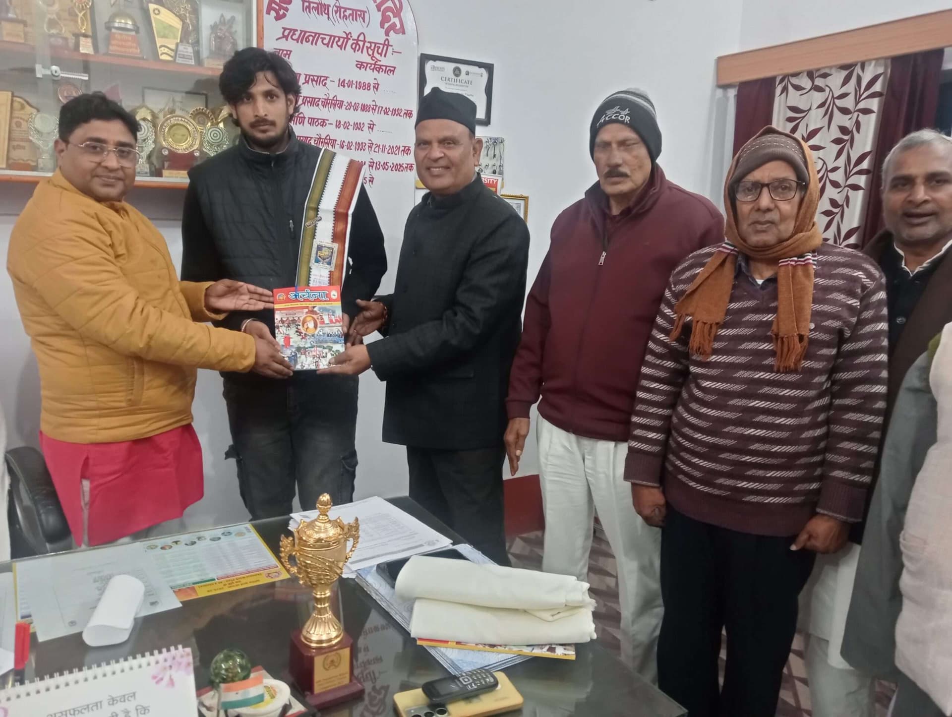 नेशनल हॉकी खिलाड़ी पंकज रजक को सरस्वती विद्या मंदिर में किया गया सम्मानित