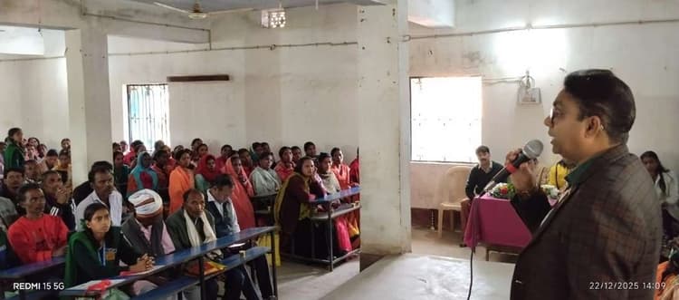 शैक्षणिक प्रदर्शन, अनुशासन और सामुदायिक भागीदारी पर चर्चा