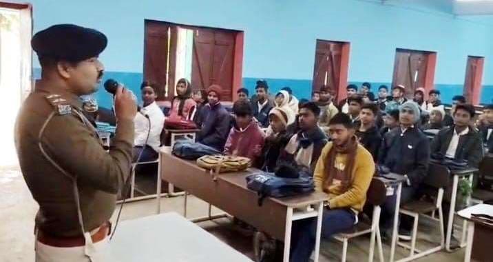 बच्चों को साइबर क्राइम से बचाव के लिए किया जागरूक