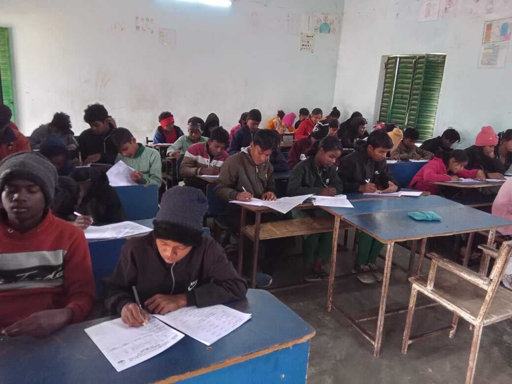 करौं के 134 स्कूलों में अर्धवार्षिक परीक्षा संपन्न