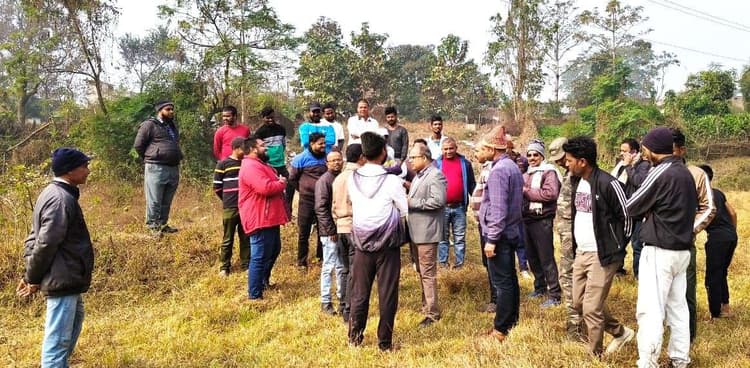 Bokaro News : पुनर्वासित गांव में बिजली पहुंचाने को लेकर पहल