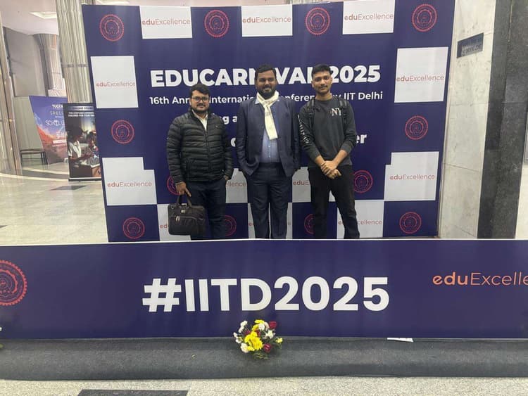 Samastipur : एजुकार्निवल 2025 में होली मिशन के एमडी डॉ. धर्मंश रंजन ने बढ़ाई बिहार की गरिमा