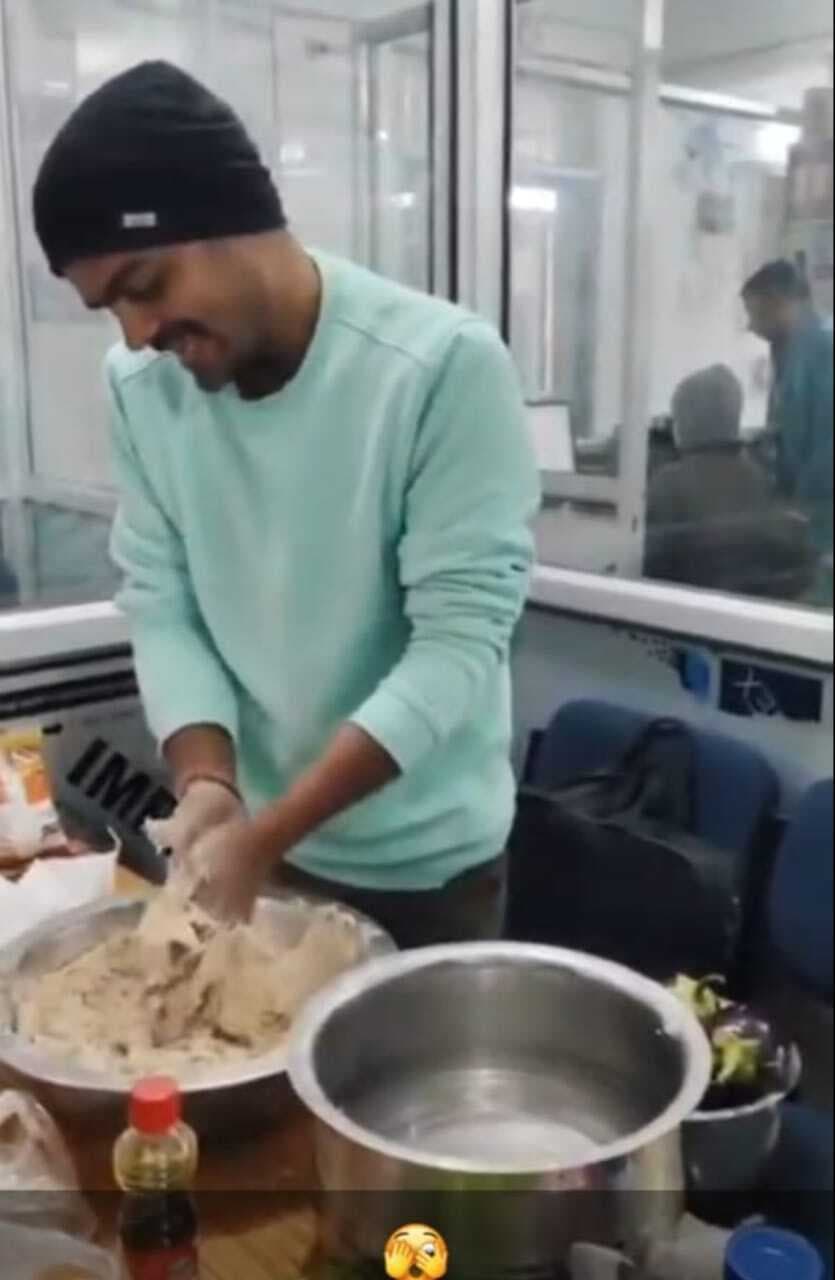 सुर्खियों में बना है स्वास्थ्य समिति का मटन पार्टी, फाइलों की जगह गूंथा गया आटा