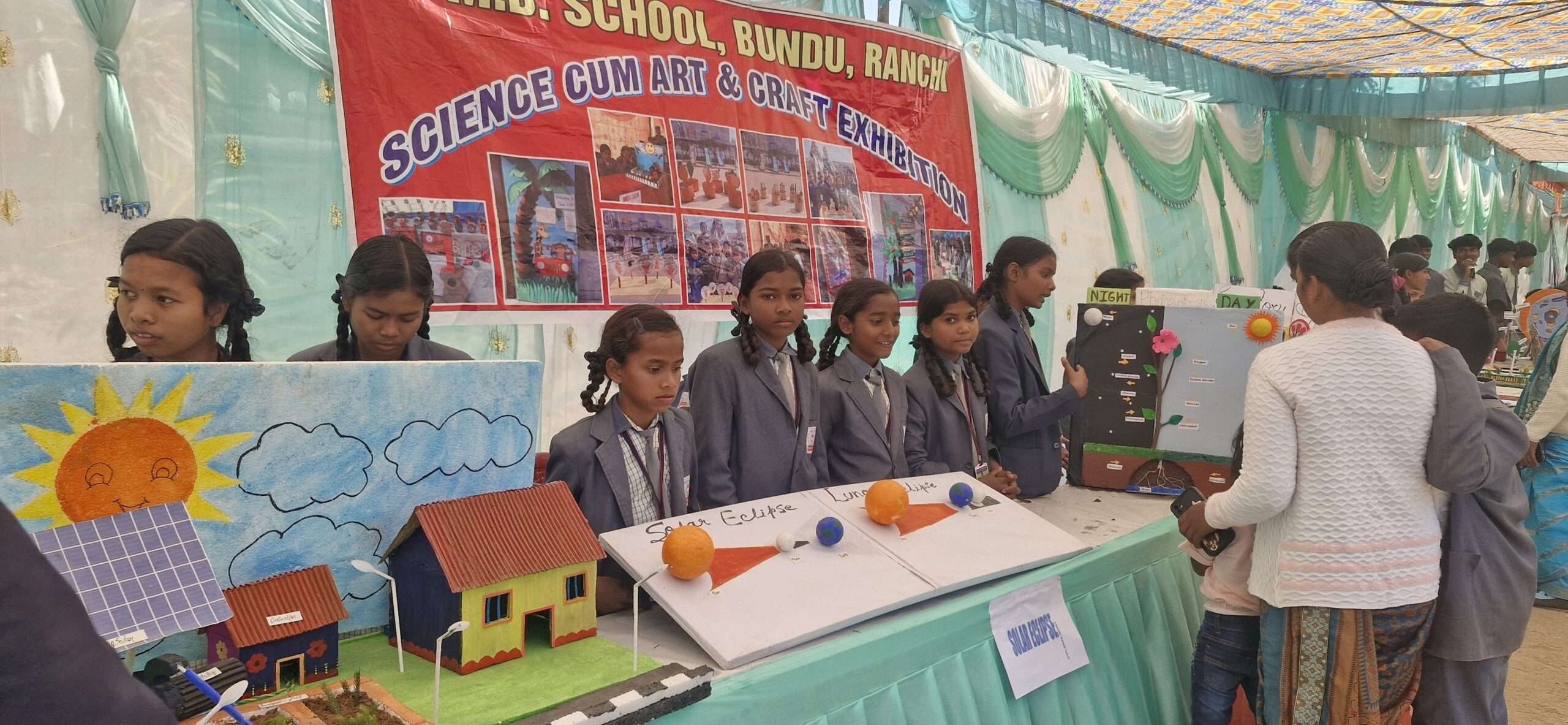 एमबी पब्लिक स्कूल में विज्ञान व कला प्रदर्शनी आयोजित