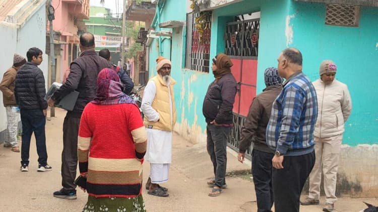 दुमका में सीबीआइ की दबिश, इंजीनियर के घर छापेमारी