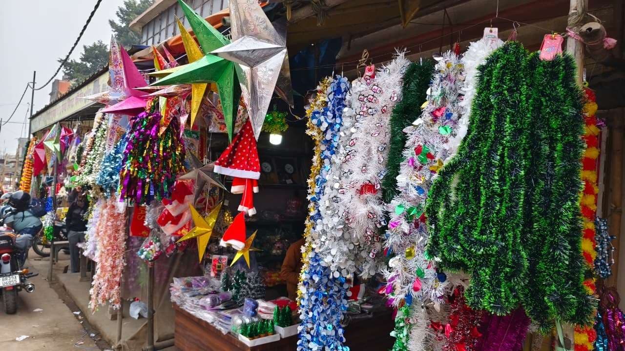 सामूहिक कैरोल गीत गाकर प्रभु यीशु का किया स्वागत
