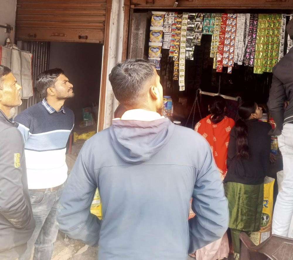 चोरी कर बिजली जलाने वाले 20 लोगों पर केस दर्ज