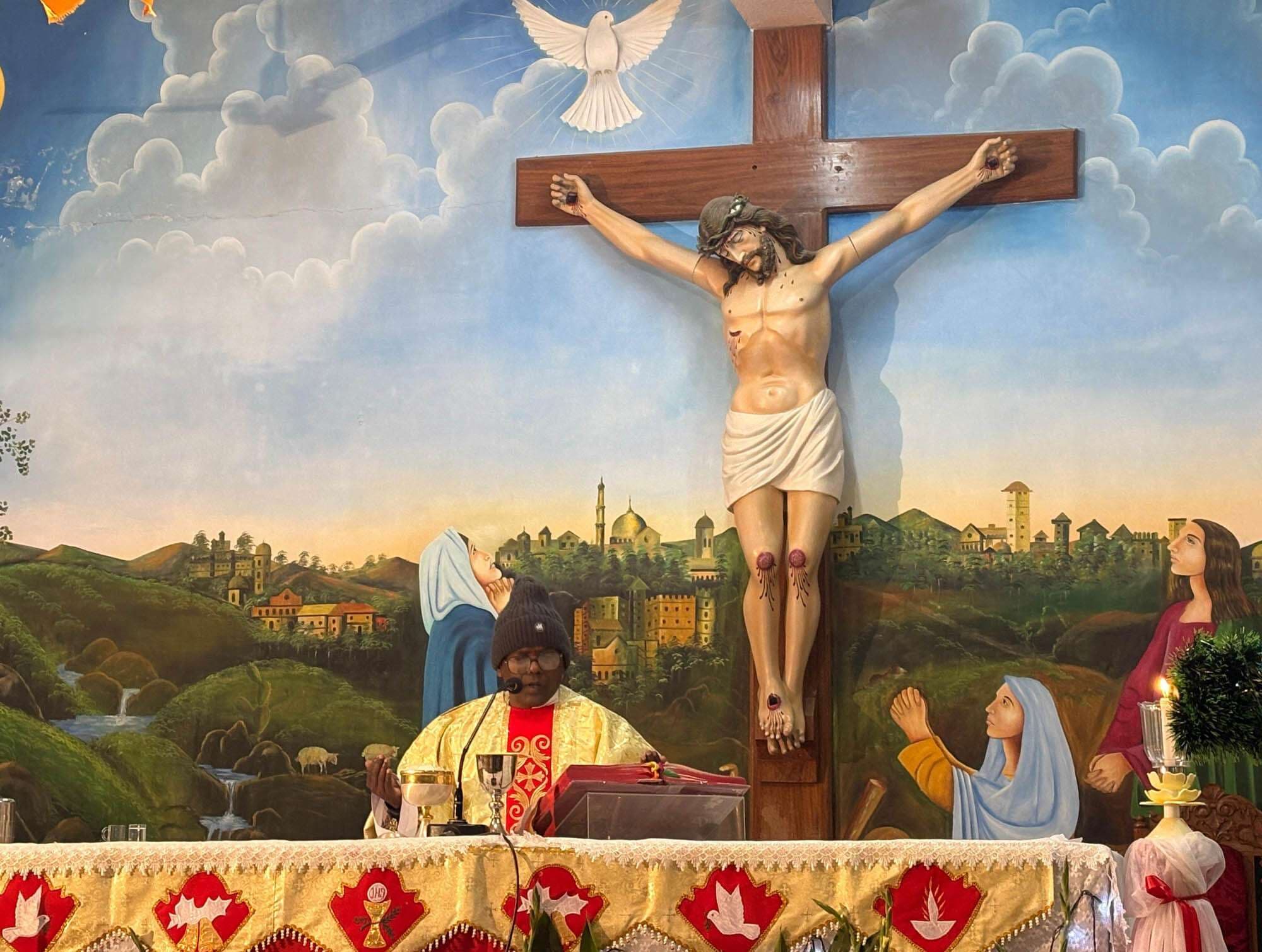 दूसरों के जीवन के महत्व को भी समझें : फादर नाबोर