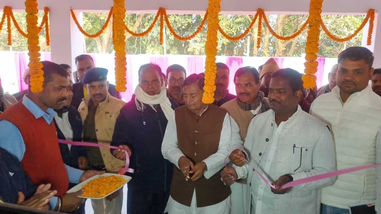 रतनपुर पैक्स में एक हजार एमटी क्षमता वाले गोदाम का सांसद ने किया उदघाटन