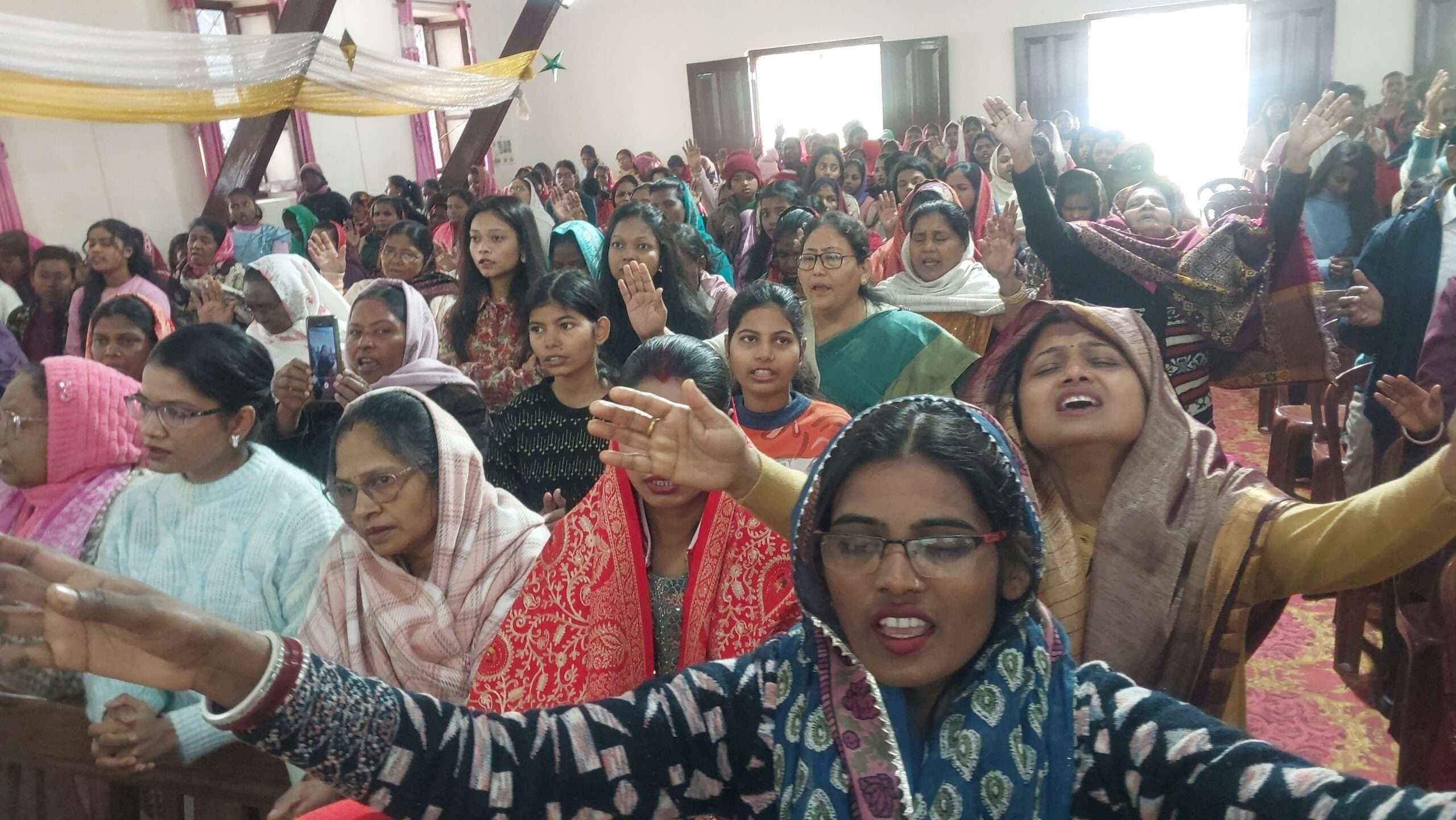 यीशु ने अत्याचार झेले पर बुराई के सामने न नतमस्तक हुए और न सच्चाई का मार्ग छोड़ा, फादर