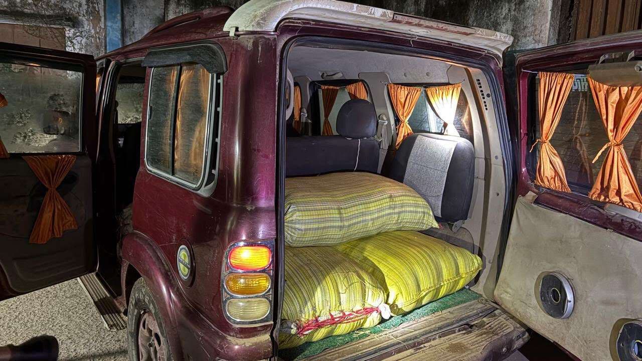 स्कॉर्पियो से शराब जब्त