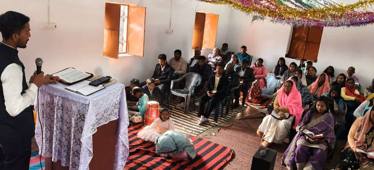 यीशु के बताये मार्गों पर चलने का दिया संदेश