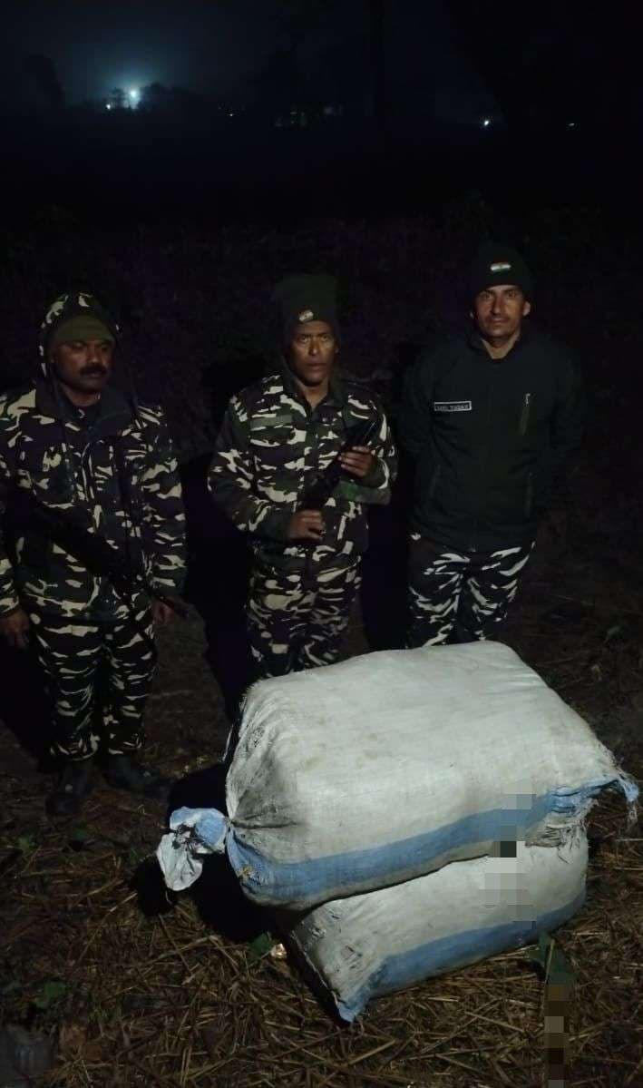 भारत-नेपाल सीमा पर 52 किलो गांजा जब्त, तस्कर फरार