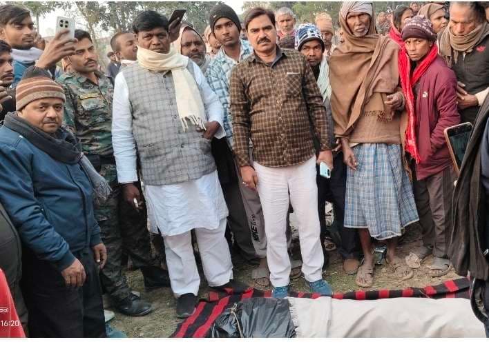 यूपी में ट्रेन हादसे में भवानीपुर के युवक की मौत, शव पहुंचते ही नगर पंचायत में छाया मातम