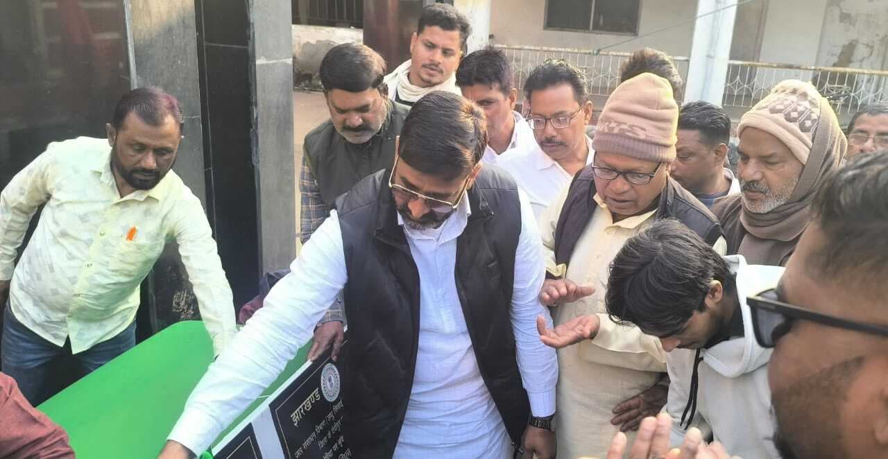 Deoghar news : 7.50 करोड़ से बनने वाली नौ विकास योजनाओं का मंत्री हफीजुल ने किया शिलान्यास