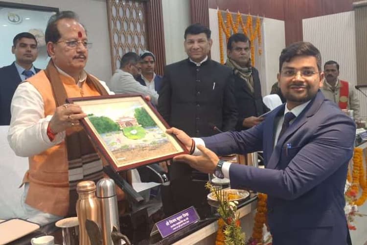 डिप्टी सीएम ने विकास कार्यों की प्रगति पर जताया संतोष, 14 जनवरी तक लंबित कार्यों को पूरा करने का किया डेटलाइन तय