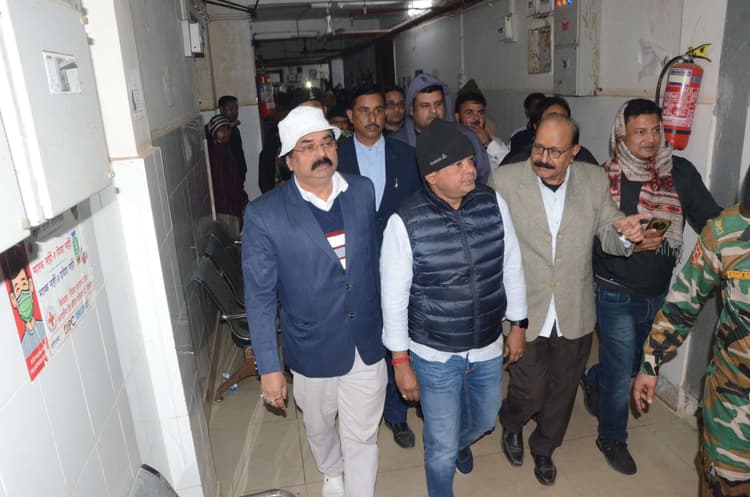 Deoghar News : जब तक स्वास्थ्य व्यवस्था मजबूत नहीं होगी, चैन से नहीं बैठेंगे : डॉ इरफान