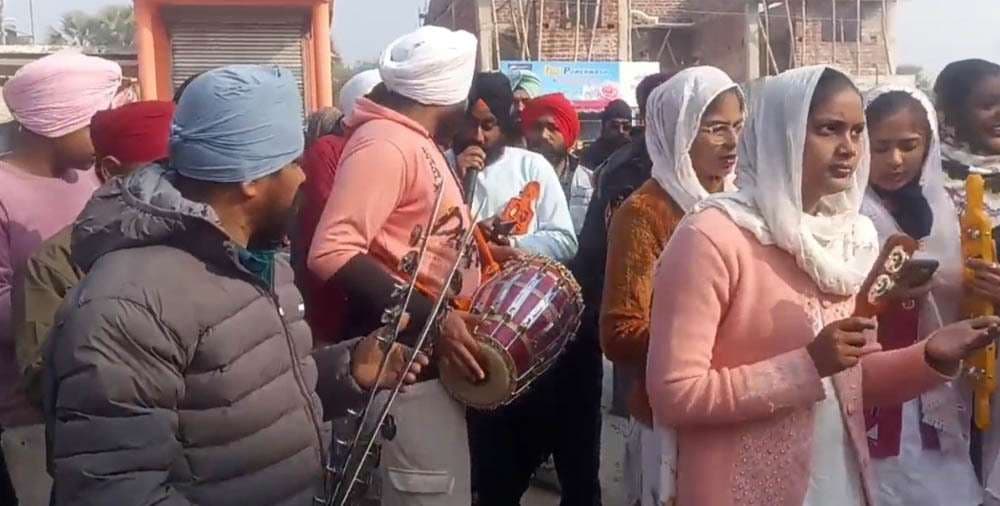 प्रकाशोत्सव को लेकर निकाली प्रभातफेरी