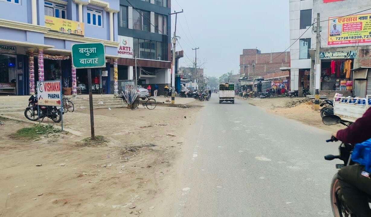 बुलडोजर चलाने की चेतावनी के बाद बथुआ बाजार की सड़कें हुईं खाली