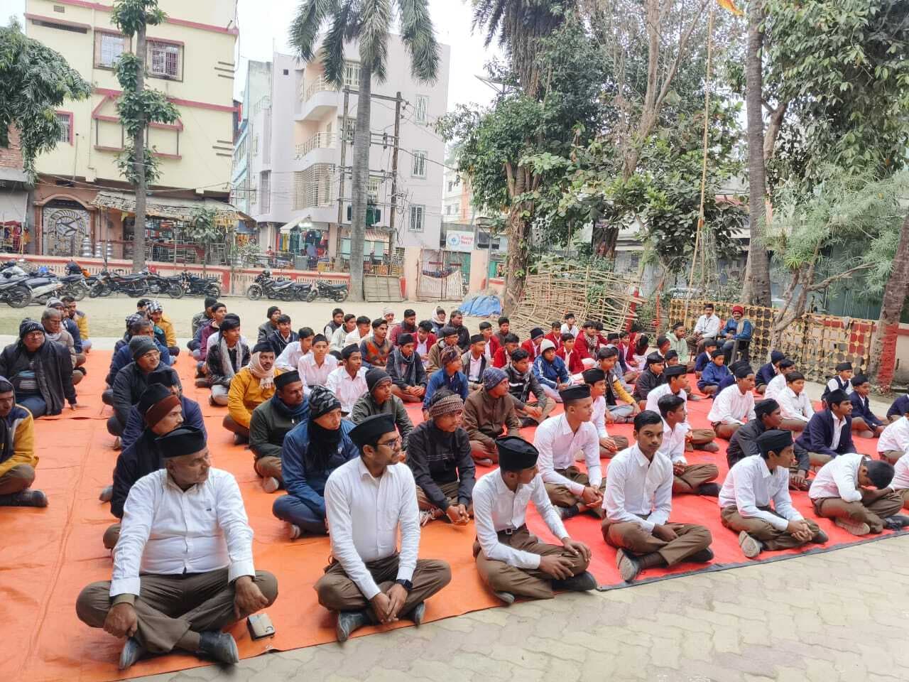 बाल स्वयंसेवकों ने किया पथ संचलन