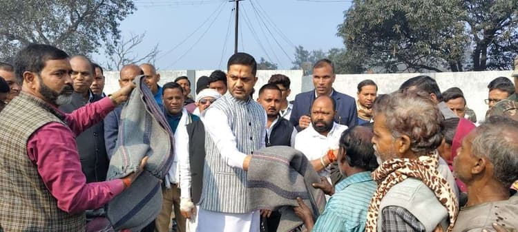 Bokaro News : फुसरो में मना कांग्रेस पार्टी का स्थापना दिवस
