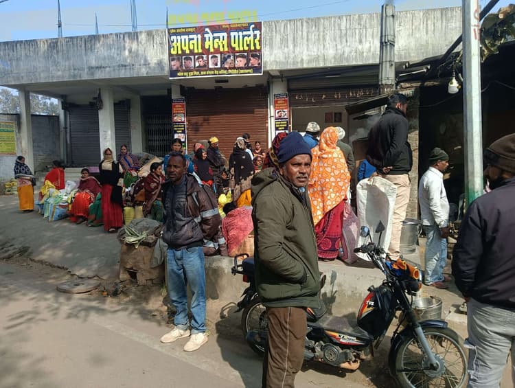 Giridih News :मकर संक्रांति की तैयारी शुरू, चूड़ा मिलों में उमड़ने लगी भीड़