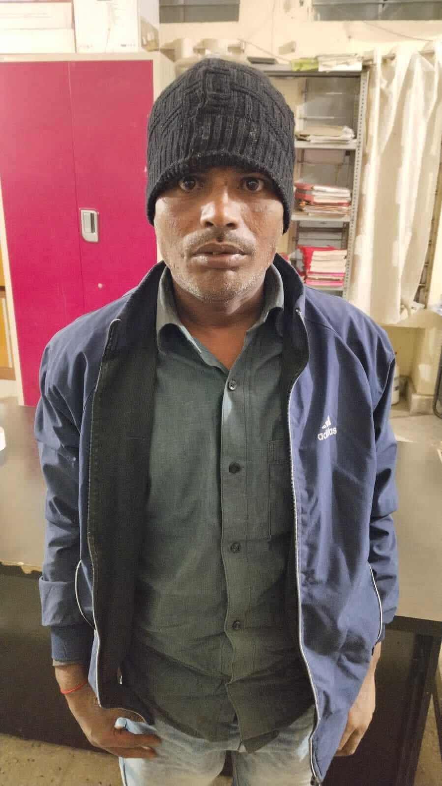 नकली सोने के आभूषण के साथ ठग गिरफ्तार