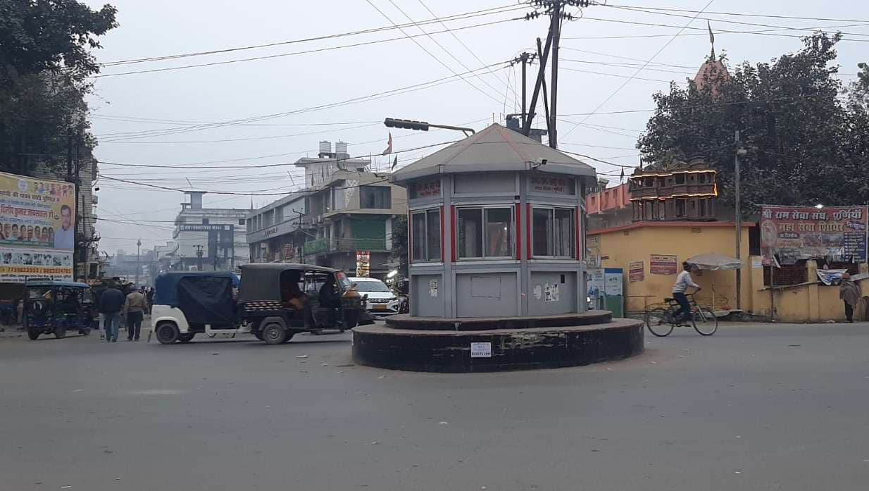 शीतलहर से ठिठुर रही जिंदगी, निगम के दावों पर भारी पड़ रही ठंड