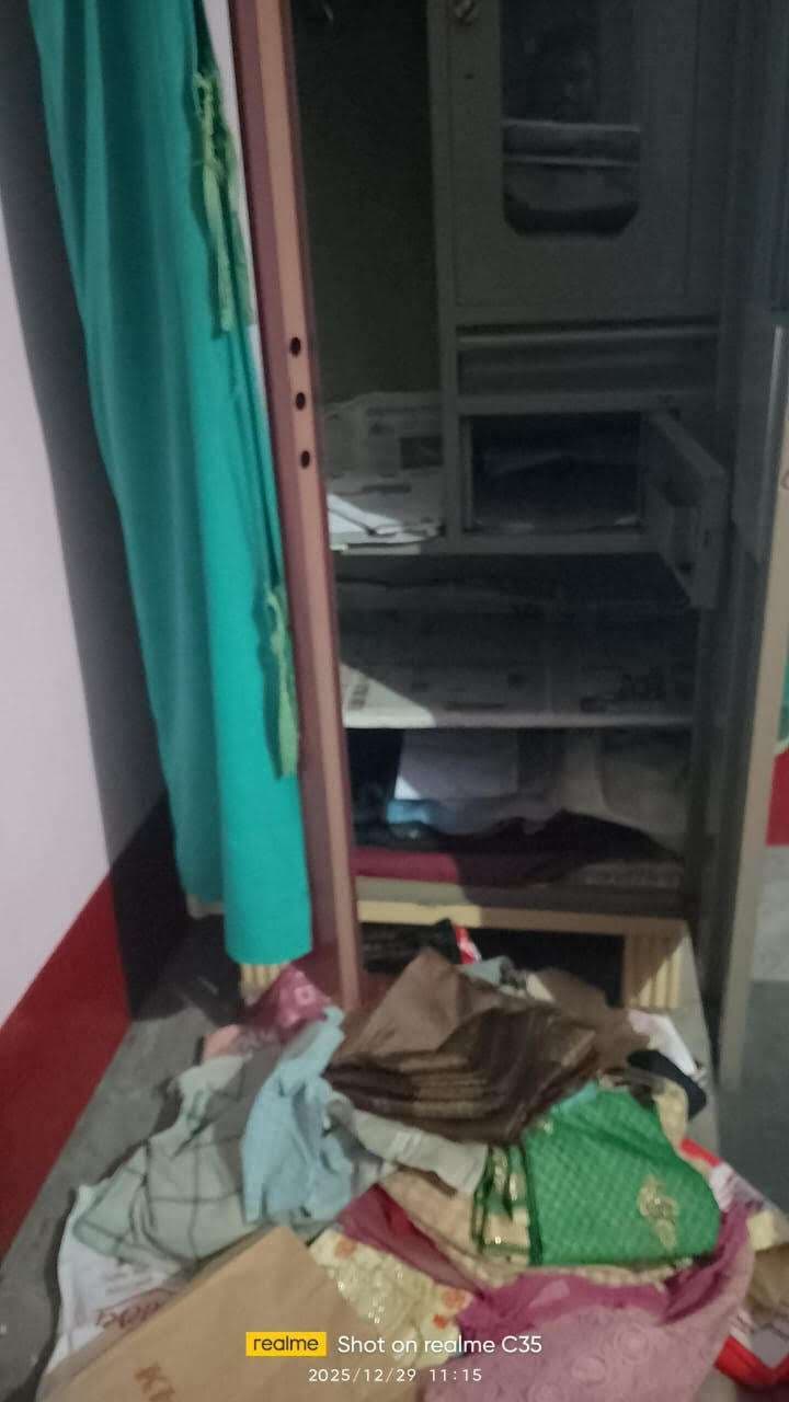 एक लाख रुपये नकदी व 20 लाख के जेवरात की चोरी