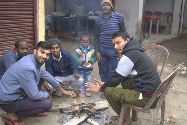 हाड़ कंपा देने वाली ठंड से जीव अस्त-व्यस्त