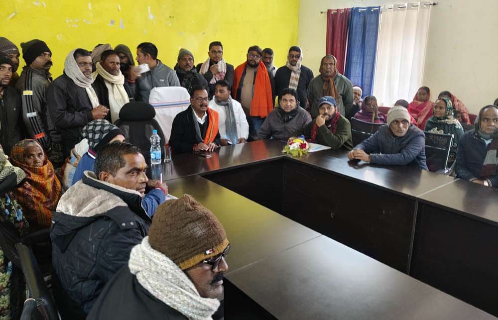 विधायक ने जनता दरबार लगा कर सुनी जनसमस्या